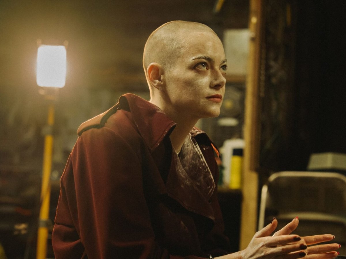 Incoming! Showbiz History, Extraterrestrial CEOs, and Mary J. Blige.